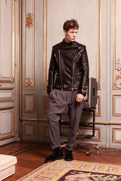 Look 10